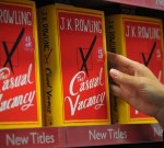 Vegyes kritikákat kapott J.K. Rowling felnőtteknek szóló regénye
